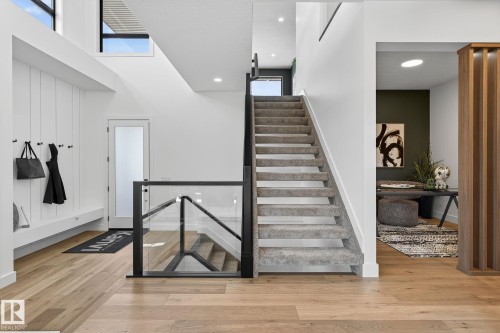 6703 Knox Crest, Edmonton, AB - Indoor Photo Showing Other Room