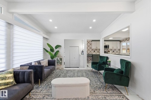 8043 135 Avenue, Edmonton, AB - Indoor