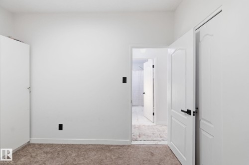8043 135 Avenue, Edmonton, AB - Indoor Photo Showing Other Room