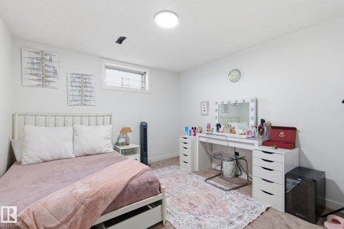 8043 135 Avenue, Edmonton, AB - Indoor Photo Showing Bedroom