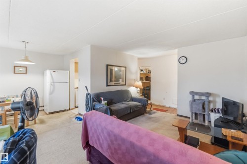 202 11026 106 Street, Edmonton, AB - Indoor Photo Showing Living Room