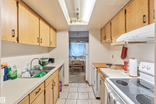 202 11026 106 Street, Edmonton, AB - Indoor Photo Showing Kitchen