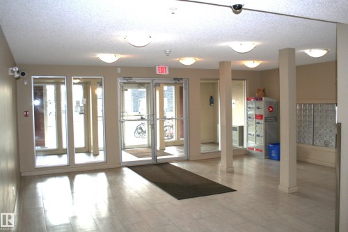 308 107 Watt Common Sw, Edmonton, AB - Indoor Photo Showing Other Room