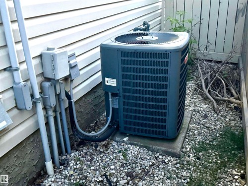 620 88 St, Edmonton, AB - 