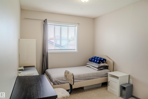 620 88 St, Edmonton, AB - Indoor Photo Showing Bedroom