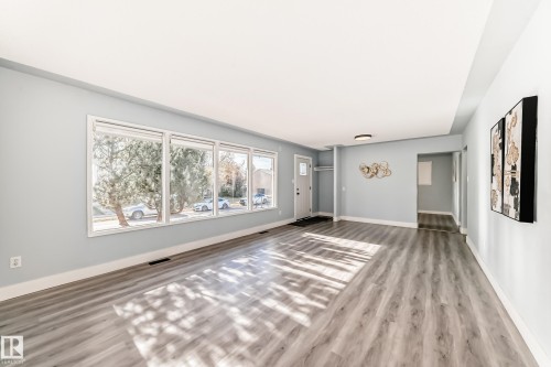 7104 129 Avenue, Edmonton, AB - Indoor