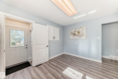 7104 129 Avenue, Edmonton, AB - Indoor Photo Showing Other Room