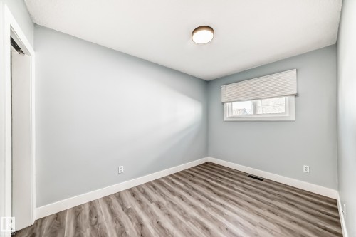 7104 129 Avenue, Edmonton, AB - Indoor Photo Showing Other Room