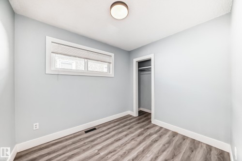 7104 129 Avenue, Edmonton, AB - Indoor Photo Showing Other Room