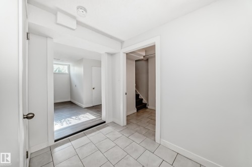 7104 129 Avenue, Edmonton, AB - Indoor Photo Showing Other Room