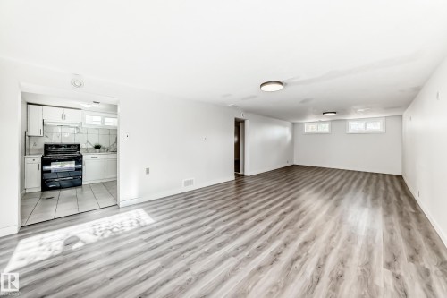 7104 129 Avenue, Edmonton, AB - Indoor Photo Showing Other Room