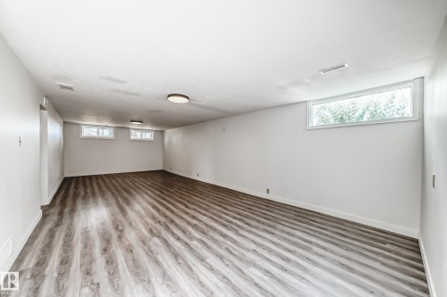 7104 129 Avenue, Edmonton, AB - Indoor Photo Showing Other Room