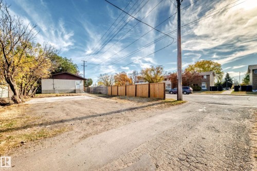 7104 129 Avenue, Edmonton, AB - Outdoor