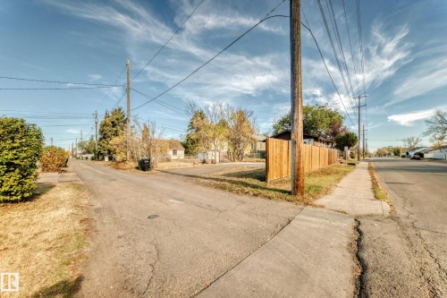 7104 129 Avenue, Edmonton, AB - Outdoor With View