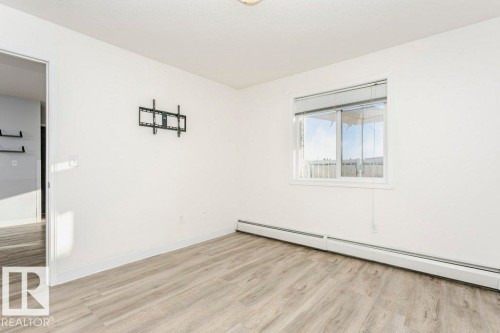103 4309 33 Street, Stony Plain, AB - Indoor Photo Showing Other Room