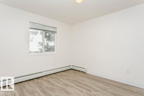 103 4309 33 Street, Stony Plain, AB - Indoor Photo Showing Other Room