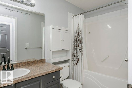 103 4309 33 Street, Stony Plain, AB - Indoor Photo Showing Bathroom