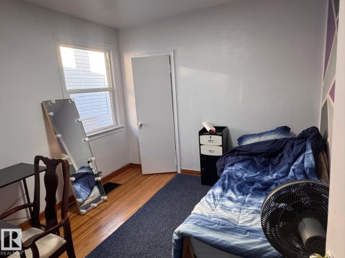 13129 101 Street, Edmonton, AB - Indoor Photo Showing Bedroom