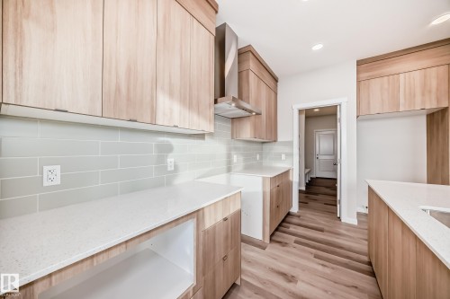 2346 Egret Way, Edmonton, AB - Indoor Photo Showing Kitchen