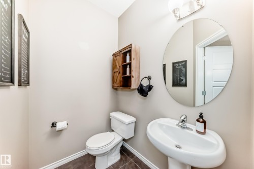 2105 32A Street, Edmonton, AB - Indoor Photo Showing Bathroom