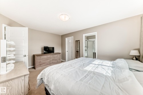 2105 32A Street, Edmonton, AB - Indoor Photo Showing Bedroom