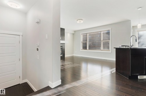 6963 19A Avenue, Edmonton, AB - Indoor