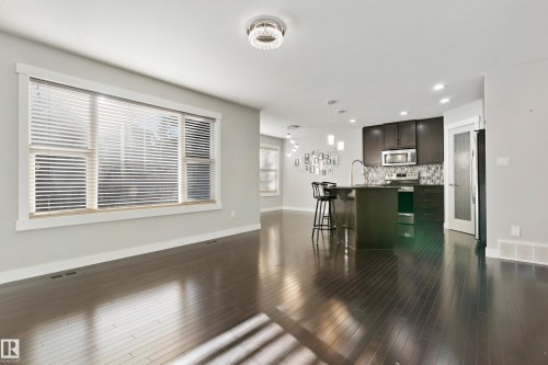 6963 19A Avenue, Edmonton, AB - Indoor Photo Showing Kitchen With Upgraded Kitchen
