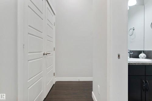 6963 19A Avenue, Edmonton, AB - Indoor Photo Showing Other Room