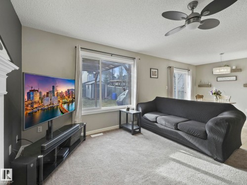 1715 Melrose Crescent, Edmonton, AB - Indoor Photo Showing Living Room