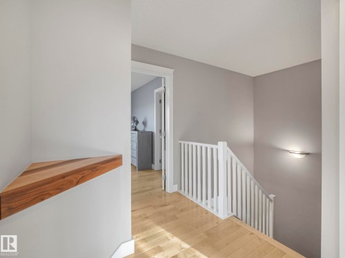 1715 Melrose Crescent, Edmonton, AB - Indoor Photo Showing Other Room