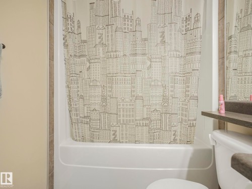 1715 Melrose Crescent, Edmonton, AB - Indoor Photo Showing Bathroom
