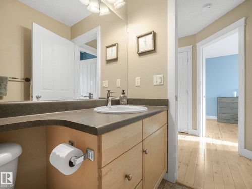 1715 Melrose Crescent, Edmonton, AB - Indoor Photo Showing Bathroom
