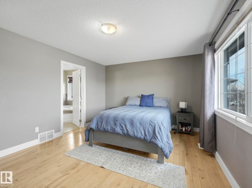 1715 Melrose Crescent, Edmonton, AB - Indoor Photo Showing Bedroom