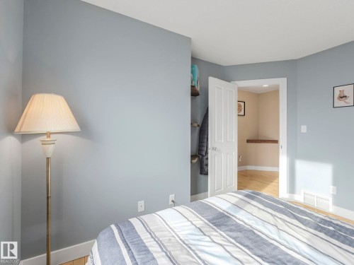 1715 Melrose Crescent, Edmonton, AB - Indoor Photo Showing Bedroom
