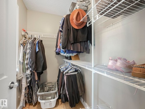 1715 Melrose Crescent, Edmonton, AB - Indoor With Storage