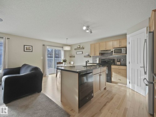 1715 Melrose Crescent, Edmonton, AB - Indoor Photo Showing Kitchen