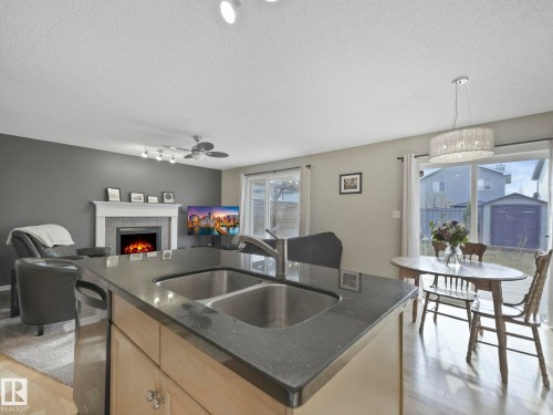 1715 Melrose Crescent, Edmonton, AB - Indoor Photo Showing Kitchen With Double Sink