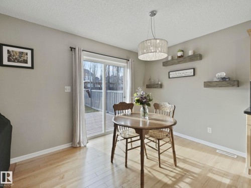 1715 Melrose Crescent, Edmonton, AB - Indoor Photo Showing Dining Room