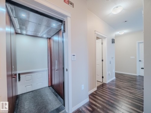 172 Mcdowell Wynd, Leduc, AB - Indoor Photo Showing Other Room