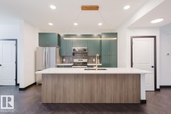 2124 CROSSBILL Lane  Edmonton, AB T6W 4V8