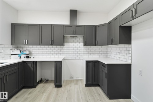 7 2710 66 St, Edmonton, AB - Indoor Photo Showing Kitchen With Upgraded Kitchen