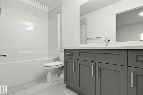 7 2710 66 St, Edmonton, AB - Indoor Photo Showing Bathroom