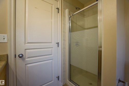 1253 Latta Crescent, Edmonton, AB - Indoor Photo Showing Bathroom