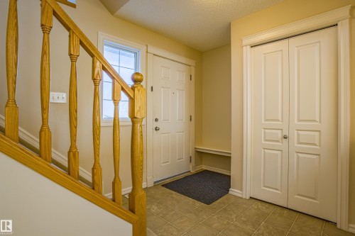 1253 Latta Crescent, Edmonton, AB - Indoor Photo Showing Other Room