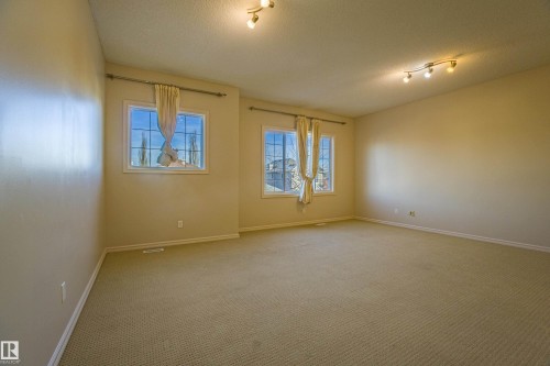 1253 Latta Crescent, Edmonton, AB - Indoor Photo Showing Other Room