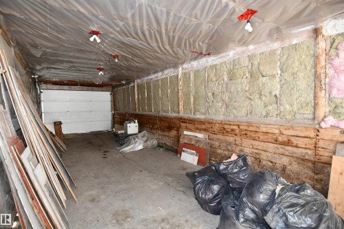 49054 Rge Rd 13, Rural Leduc County, AB - Indoor Photo Showing Garage