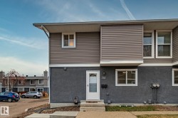 586 LAKEWOOD Road N  Edmonton, AB T6K 3Y1