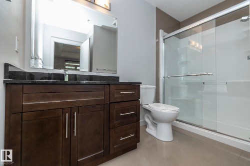 213 10811 72 Avenue, Edmonton, AB - Indoor Photo Showing Bathroom