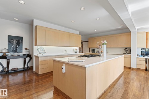 8 Valleyview Point(E), Edmonton, AB - Indoor Photo Showing Kitchen