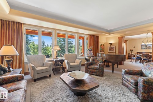 8 Valleyview Point(E), Edmonton, AB - Indoor Photo Showing Living Room